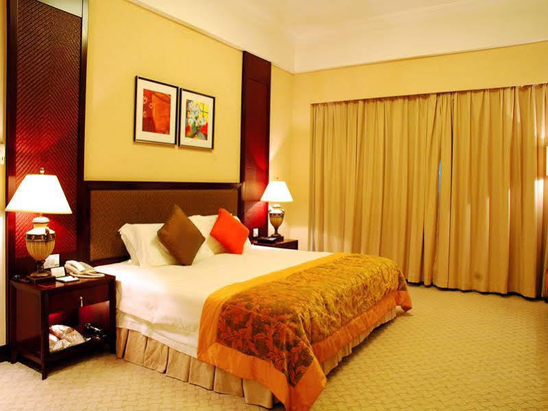 Grand View Hotel Донгуан Екстериор снимка